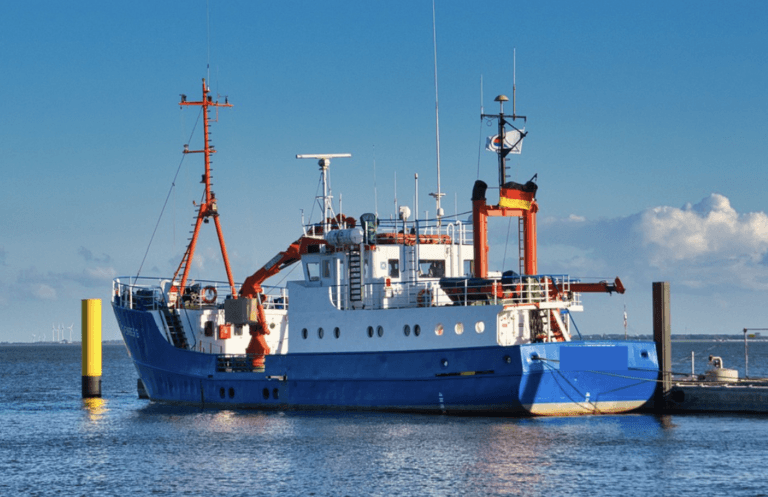 ocean-research-ship